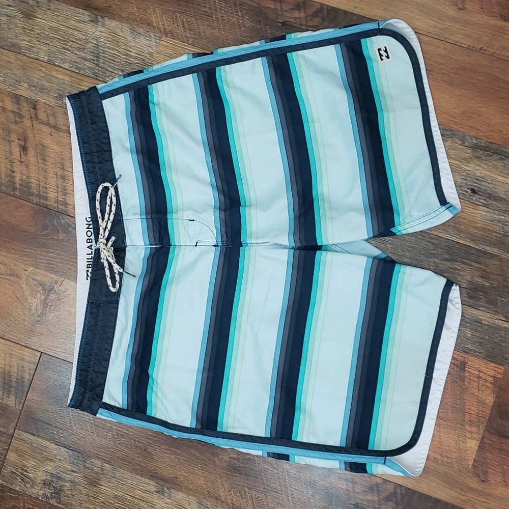 Billabong Blue Striped Lo Tides 73 Board Shorts, Size 34